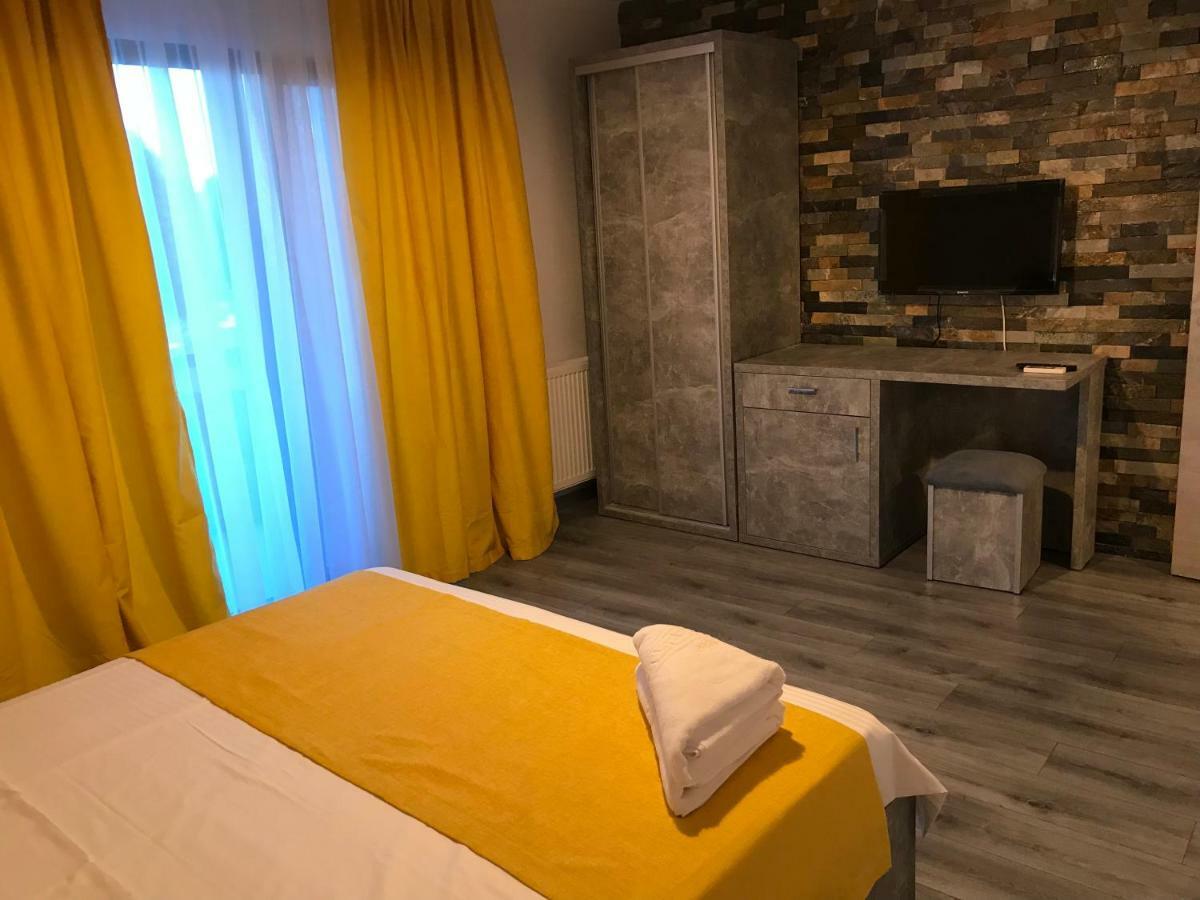 Mav Boutique Villa เอโฟริเอนอร์ด ภายนอก รูปภาพ