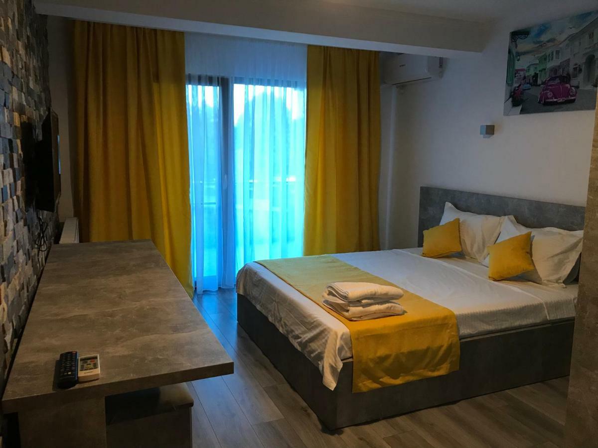 Mav Boutique Villa เอโฟริเอนอร์ด ภายนอก รูปภาพ