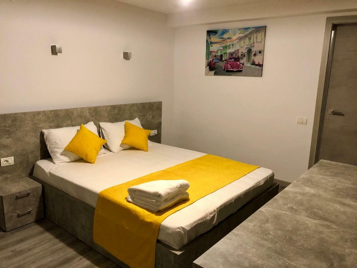 Mav Boutique Villa เอโฟริเอนอร์ด ภายนอก รูปภาพ